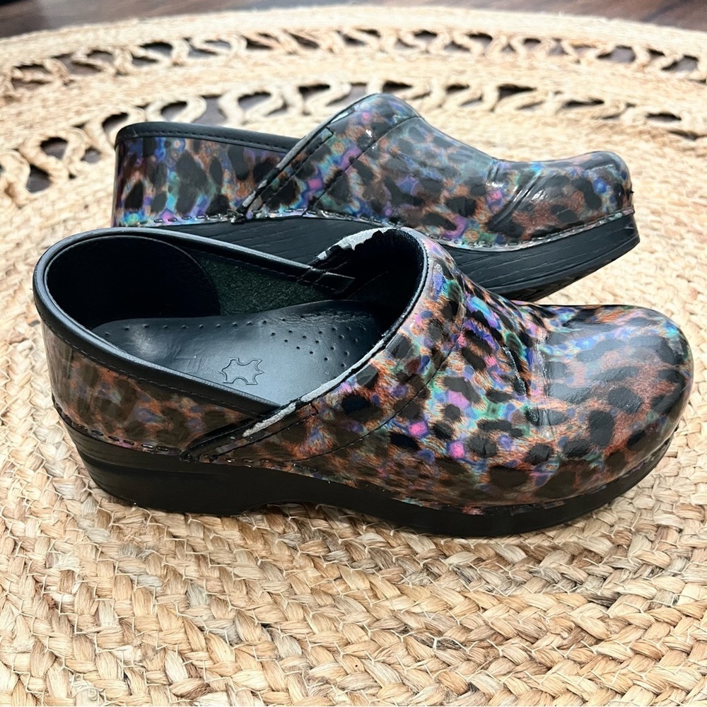 Dansko Big Cat Multi Professional Clogs 37 patent cheetah rainbow